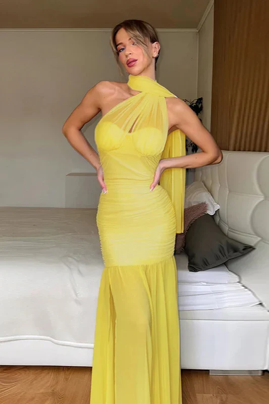 Elegant Yellow Halter Keyhole Ruched Maxi Prom Dress With Flowy Sheer Skirt And High Slit For Beach Party Cocktail Wedding Guest