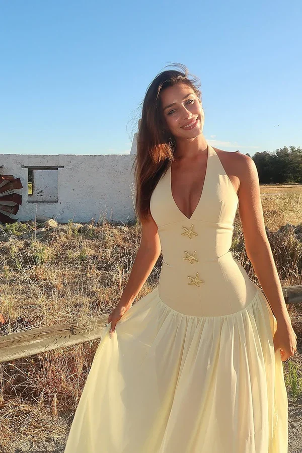 Elegant Yellow Halter V Neck A Line Maxi Prom Dress With Starfish Details For Beach Party Wedding Guest